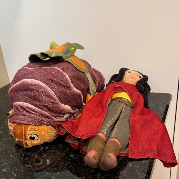 Disney Raya and the Last Dragon Plush Raya And Tuk Tuk Doll Figures - Picture 9 of 9